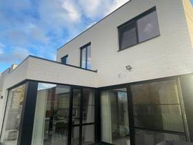 Gevelreiniging - groene aanslag verwijderd